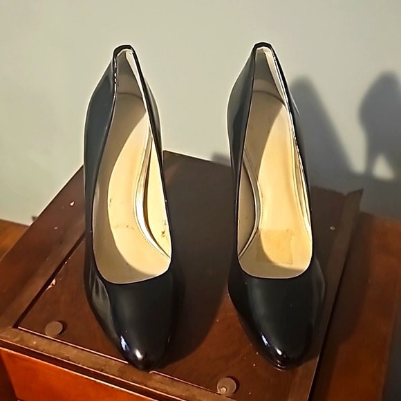 Coach Designer Black Patent Leather Shoes, Sz 8.5M, Heel Cushion, 4" Heel - Picture 1 of 8